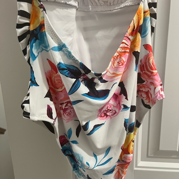 Bold Floral and Stripe Plus Size Halter One Piece Swimsuit - Picture 6 of 7